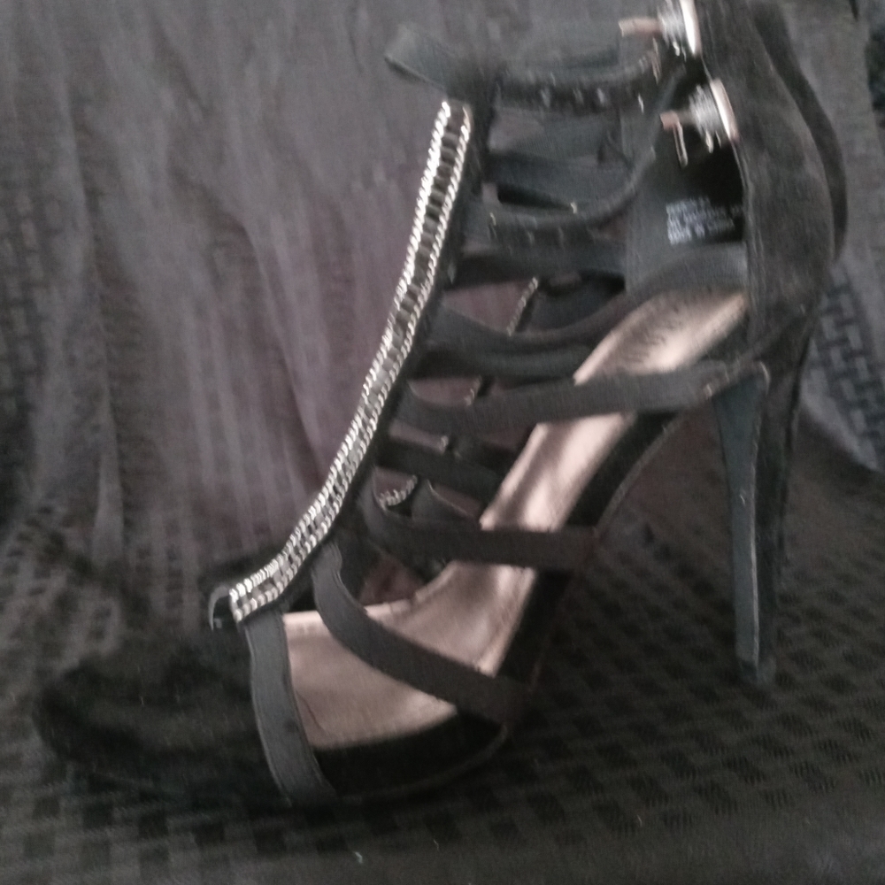 heels - Picture 2 of 2